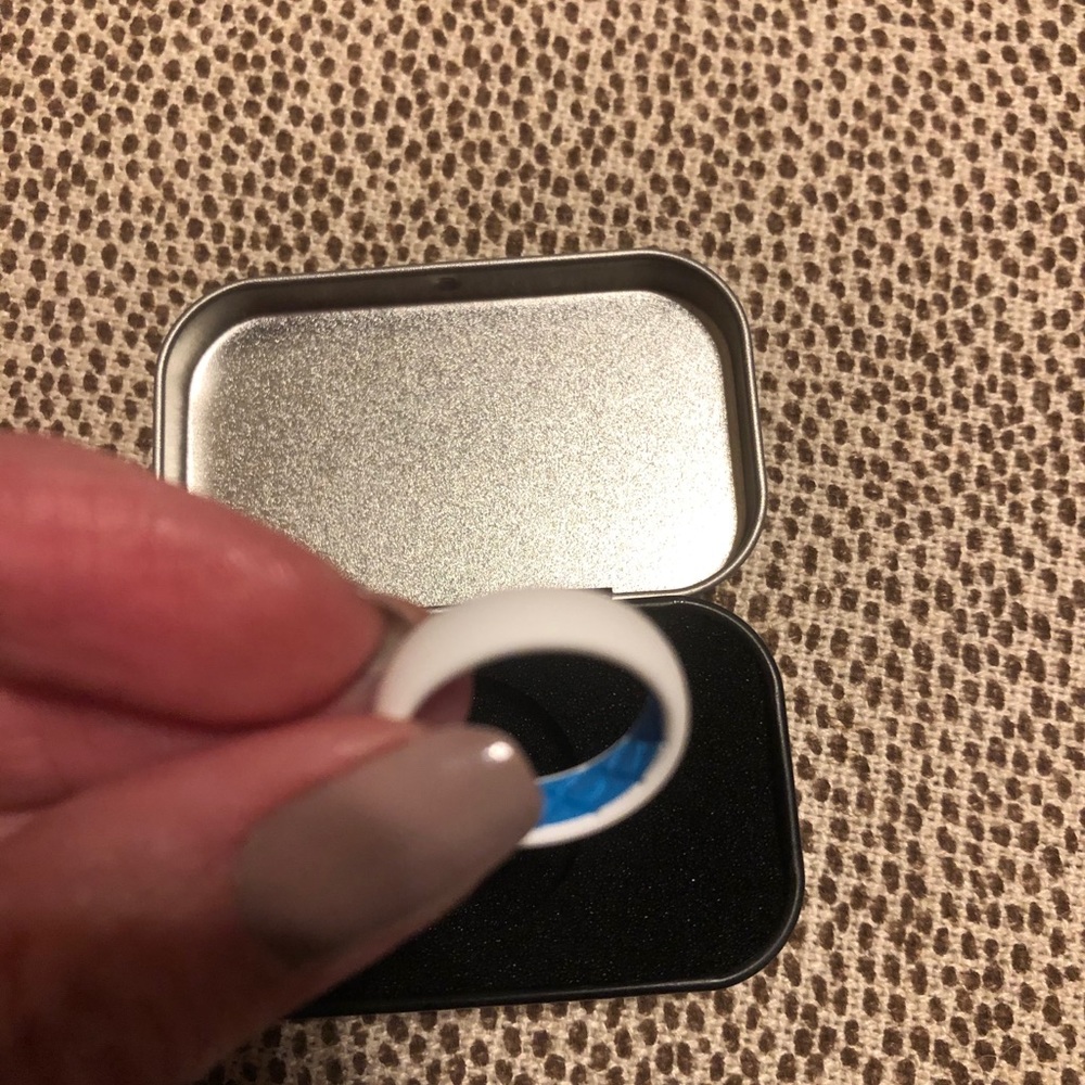 Groove Thin Solid Snow Ring. - image 1